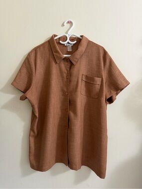 Brownish Short Sleeve Button-Up Shirt